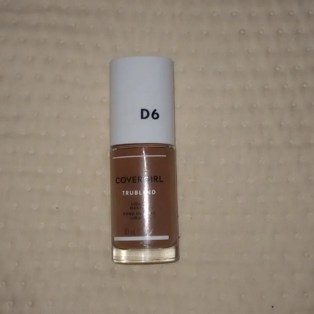 🆕Covergirl Tru Blend Liquid Foundation, D6 Toasted Almond